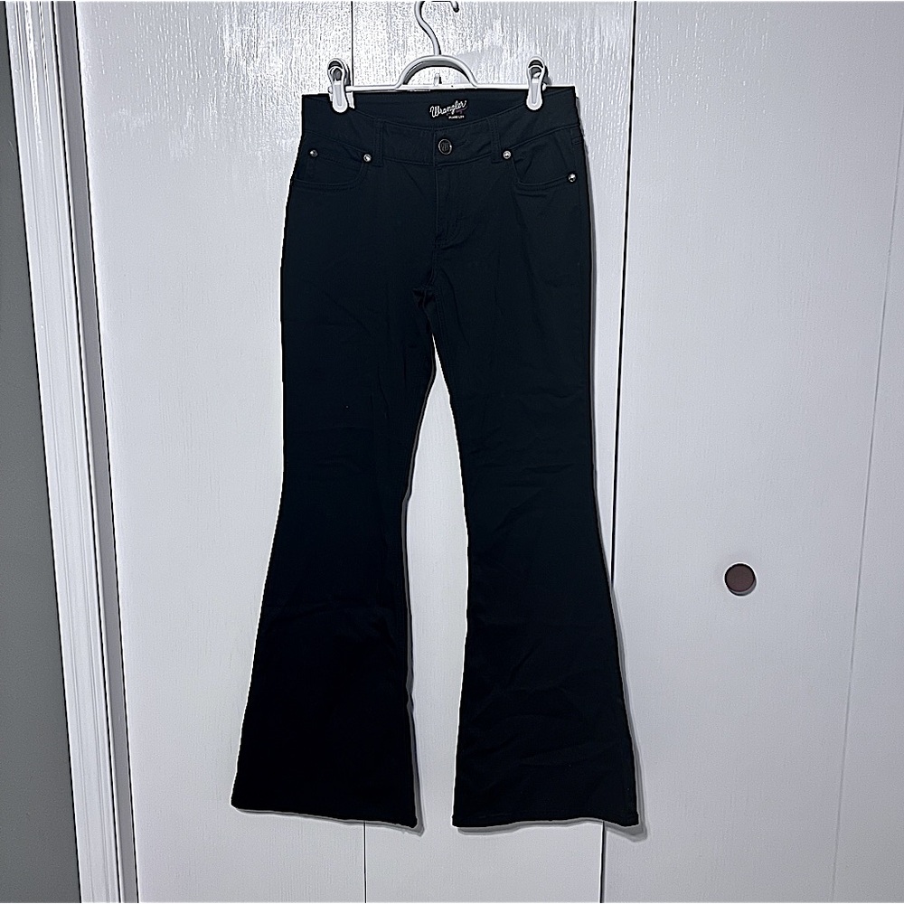 Wrangler jeans. Black jeans. Flare jeans.